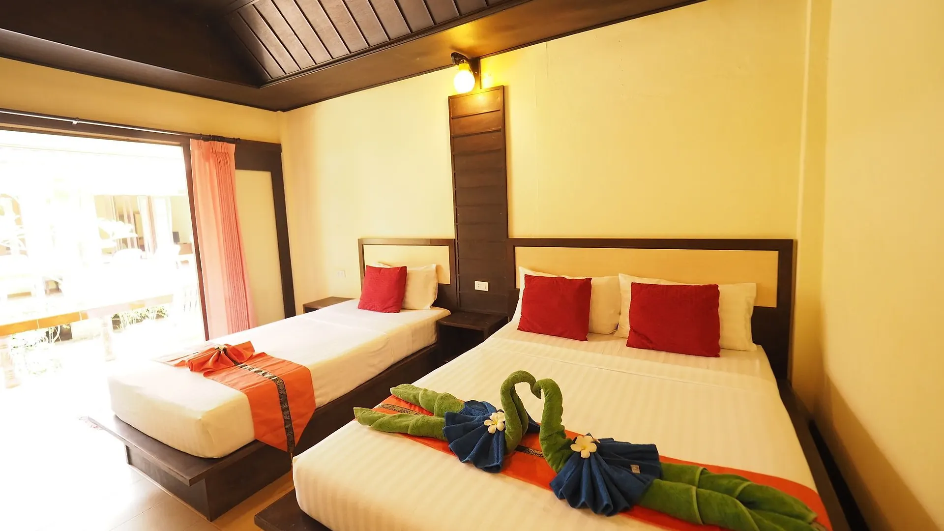 Lanta Paragon Bungalow Ko Lanta 3*,  泰国